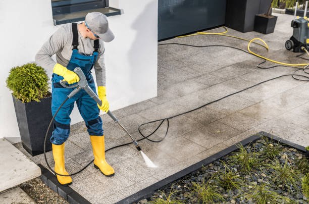 Best Sidewalk Pressure Washing  in Tumter, WA